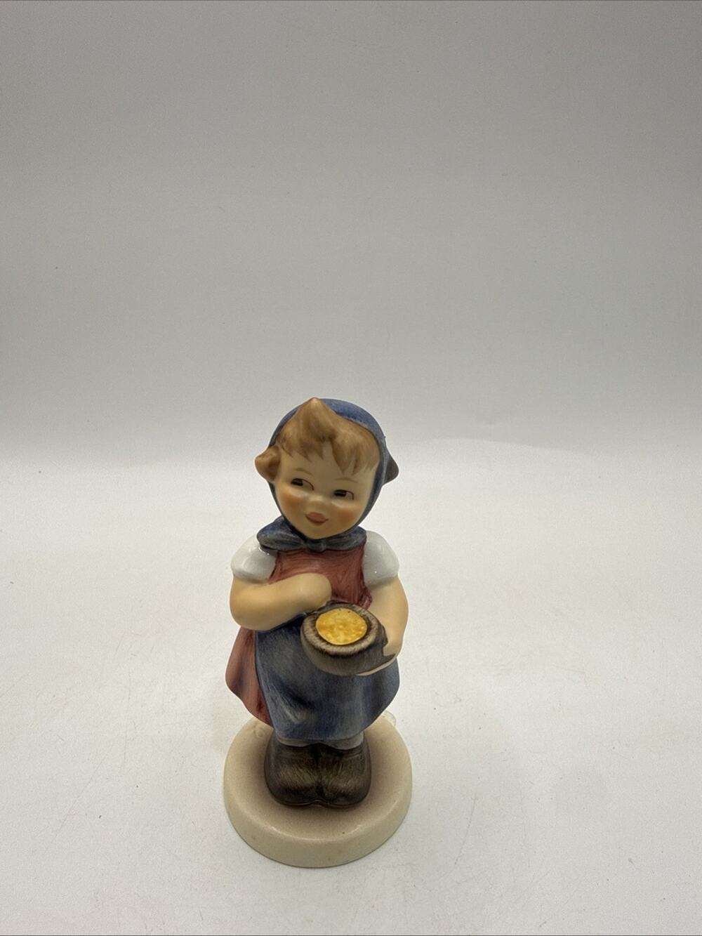 Goebel Hummel Figurine "From Me To You" #629 TMK7 Hummel Club 1995/1996 3.5" *